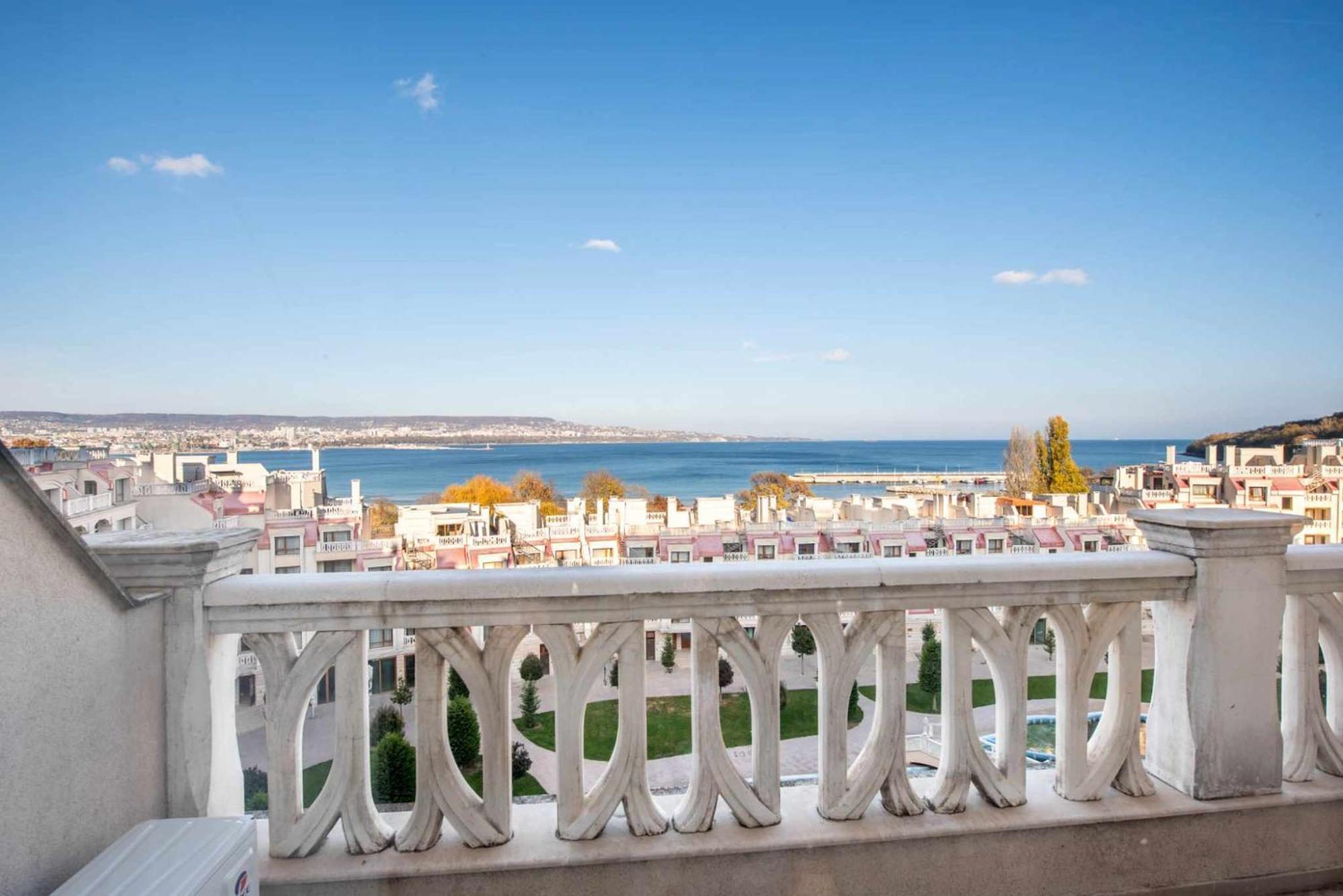 Azur Del Mar Seaview Apartment Варна Екстер'єр фото