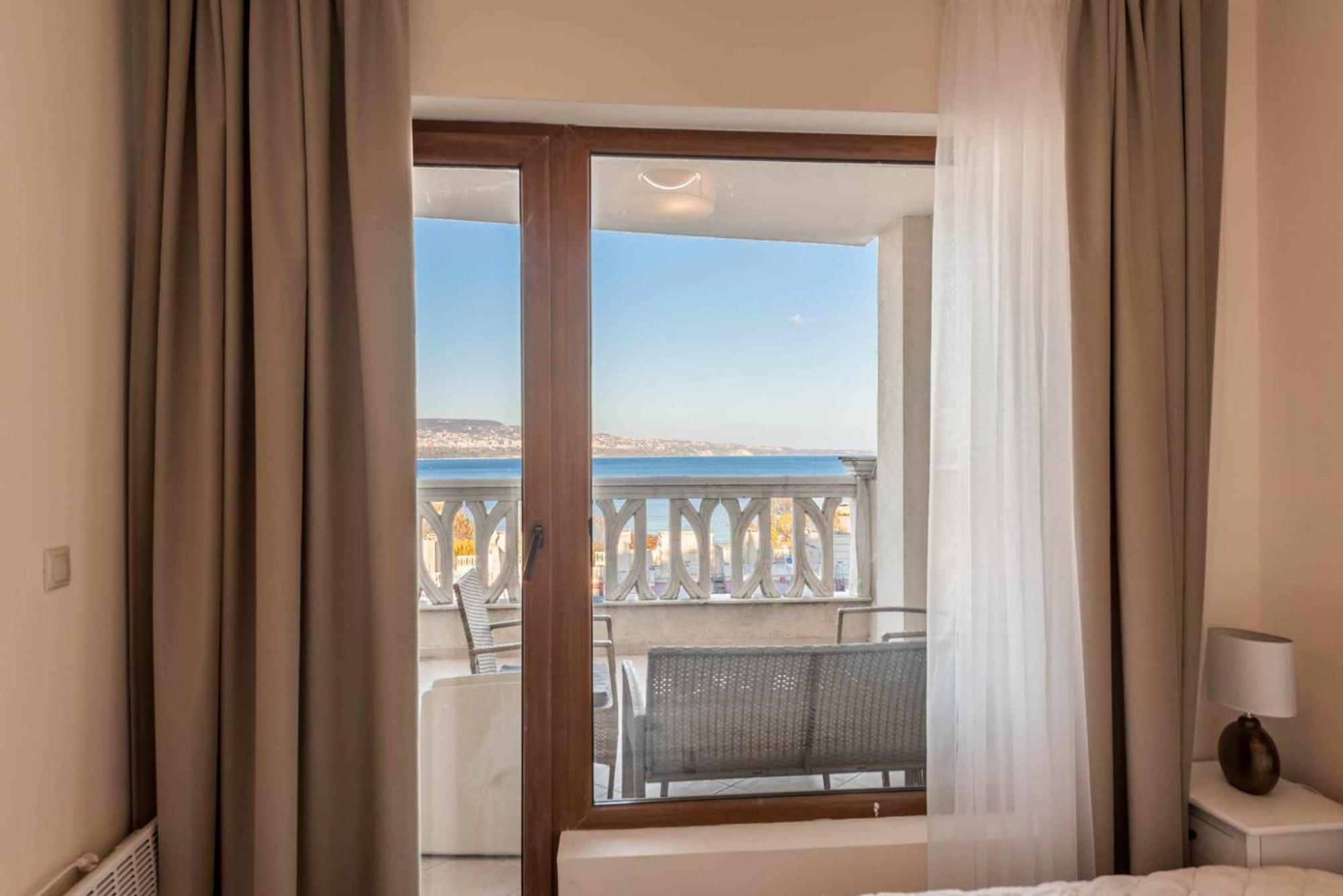 Azur Del Mar Seaview Apartment Варна Екстер'єр фото